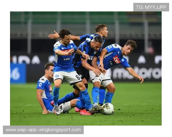 奥斯梅恩霸气冲顶建功，那不勒斯激情开局